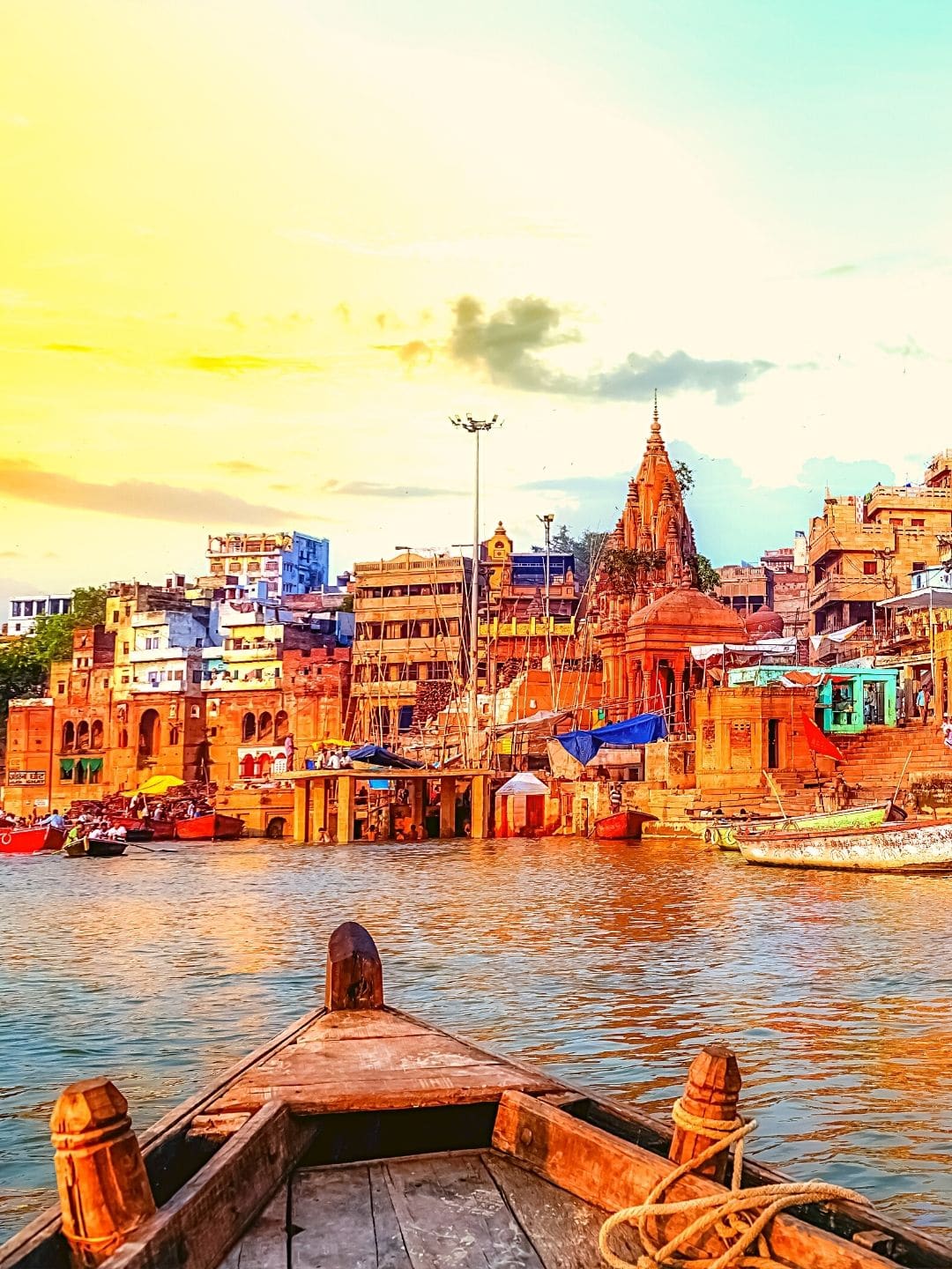 <a href="#varanasi" style="color:#FFF;">Varanasi</a>